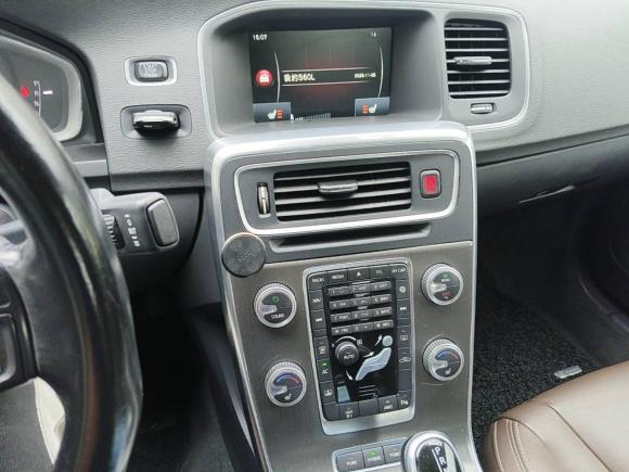 [上海·沪A] 二手沃尔沃沃尔沃S60插电式混动2015款 S60L E驱混动 T6智驭版