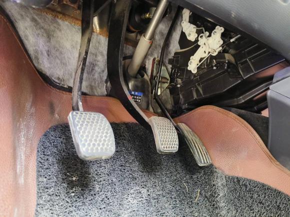 [西安·陕A] 二手铃木雨燕2013款 1.5L 手动20周年限量版