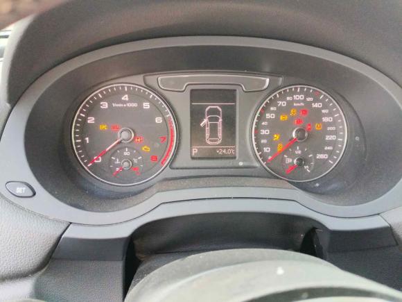 [广州·苏A] 二手奥迪奥迪Q32016款 30 TFSI 时尚型