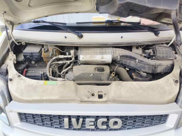 [无锡·苏D] 二手依维柯依维柯褒迪2017款 3.0T尊享A37客车高顶6-7座F1CE34818