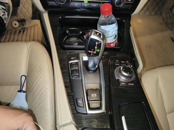 [深圳·粤B] 二手宝马宝马5系2012款 530Li 领先型