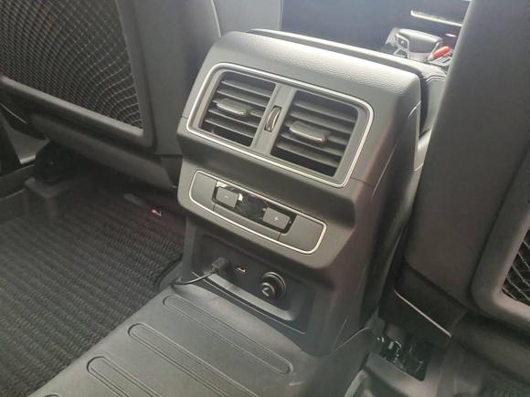 [南京·苏A] 二手奥迪奥迪Q5L2022款 40T 时尚动感型