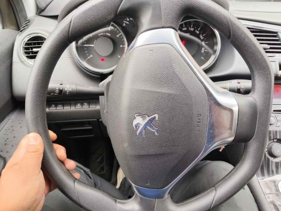 [芜湖·皖B] 二手标致标致30082013款 2.0L 手动经典版