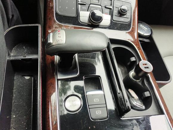 [上海·沪A] 二手奥迪奥迪A82011款 A8L 3.0 TFSI quattro豪华型(245kW)