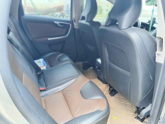 [广州·粤T] 二手沃尔沃沃尔沃XC602015款 T5 AWD 智驭版