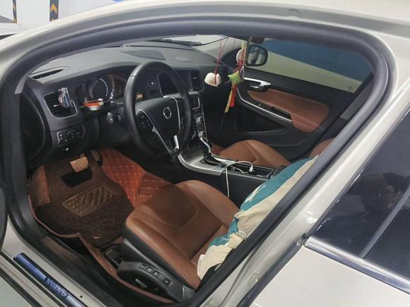 [杭州·浙A] 二手沃尔沃沃尔沃S602018款 S60L T4 智远进取版