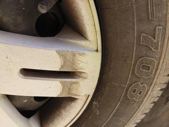 [上海·蒙B] 二手别克凯越2013款 1.5L 自动经典型