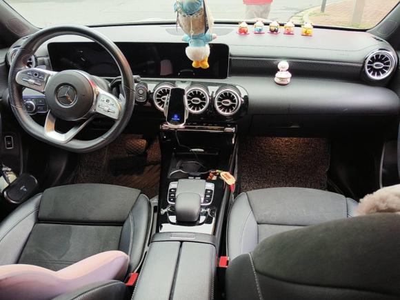 [上海·沪D] 二手奔驰奔驰A级2020款 A 200 L 运动轿车