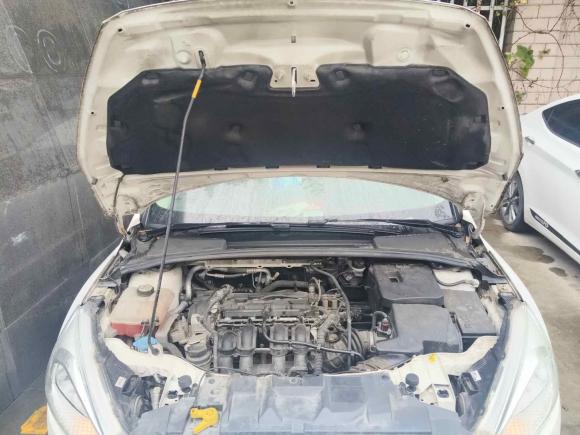 [常州·苏D] 二手福特福克斯2015款 三厢 1.6L 手动风尚型