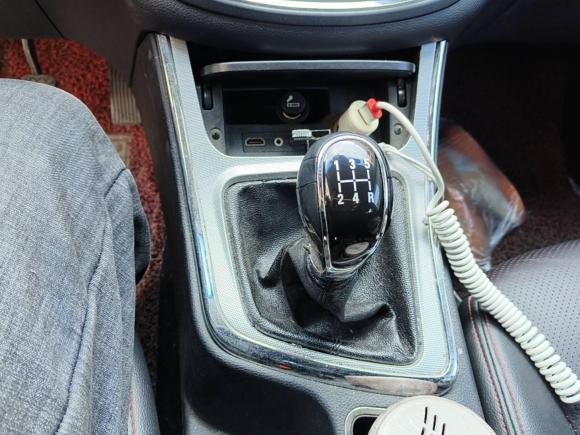 [上海·沪G] 二手宝骏宝骏5602015款 1.8L 手动豪华型