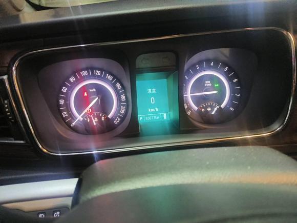 [青岛·鲁B] 二手别克别克GL82017款 25S 尊贵型 国V