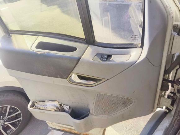 [南京·苏A] 二手依维柯依维柯褒迪2017款 2.5T经典A32客车中顶6-7座47Z5