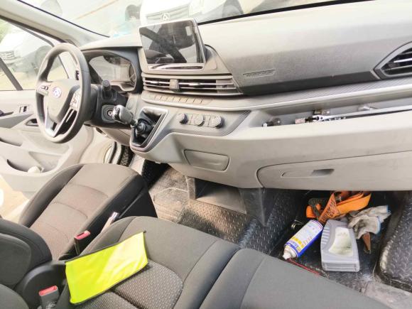 [常州·苏D] 二手上汽大通MAXUS新途V902022款 2.0T手动VAN后驱长轴高顶后单胎3座