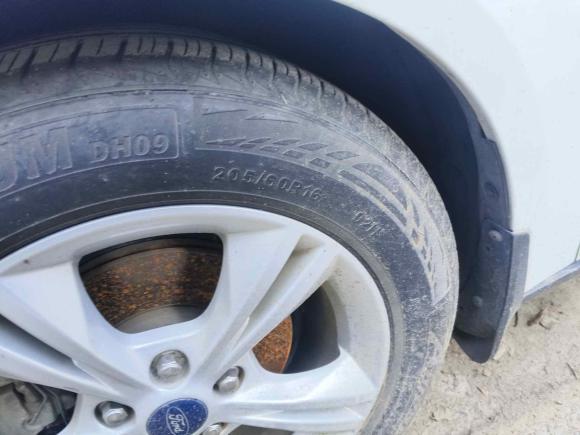 [南京·苏A] 二手福特福克斯2017款 三厢 1.6L 自动舒适型智行版