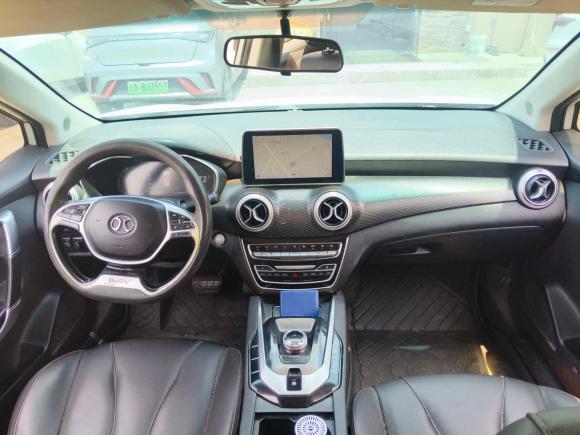 [上海·沪A] 二手北京汽车北京EU52018款 R500 智风版