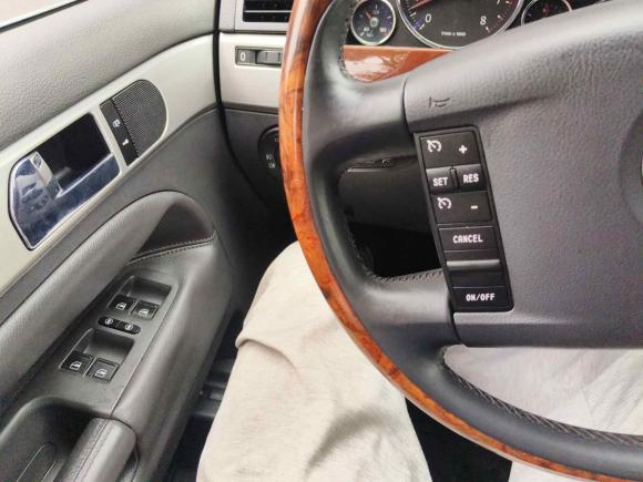 [上海·苏F] 二手大众途锐2007款 3.6L 顶级型