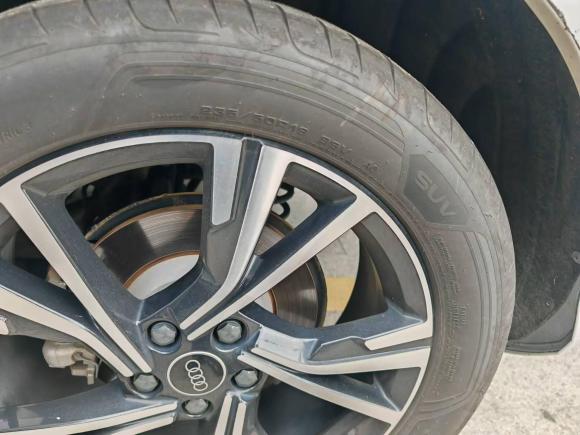 [广州·粤A] 二手奥迪奥迪Q32020款 40 TFSI 时尚动感型