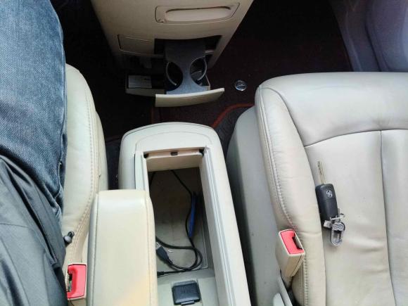 [芜湖·皖B] 二手别克别克GL82014款 3.0L GT豪华商务豪雅版