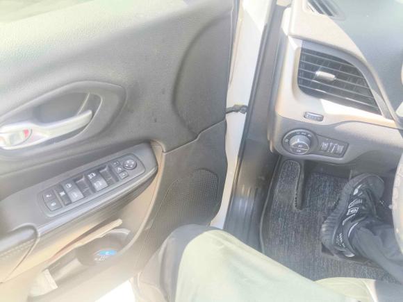 [上海·沪A] 二手Jeep自由光2016款 2.4L 领先智能版