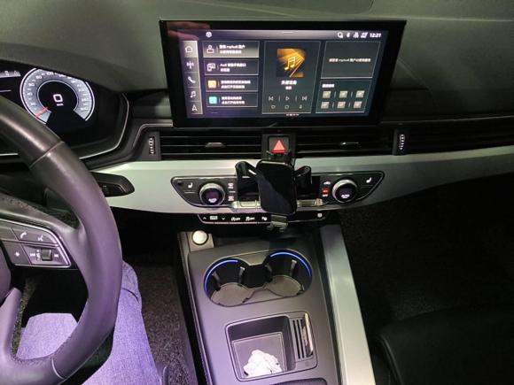 [无锡·苏B] 二手奥迪奥迪A4L2022款 40 TFSI 豪华动感型