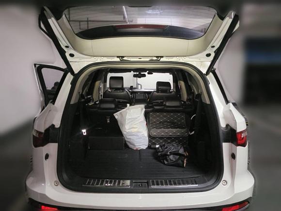 [南昌·赣A] 二手众泰众泰T8002018款 2.0T 自动尊贵智联型 7座