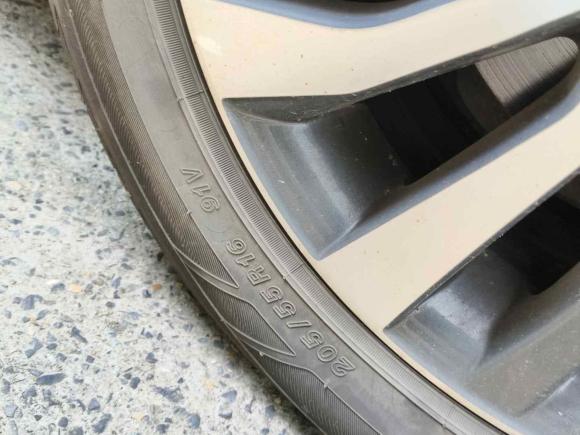 [上海·苏E] 二手丰田卡罗拉2018款 双擎 1.8L E-CVT智尚版