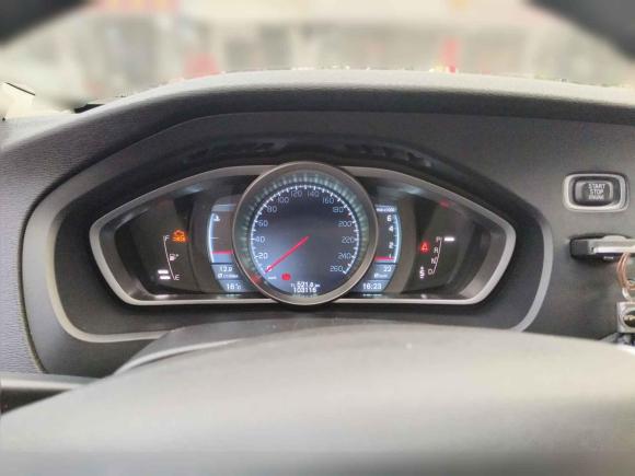 [上海·沪C] 二手沃尔沃沃尔沃V402014款 2.0T 智雅版