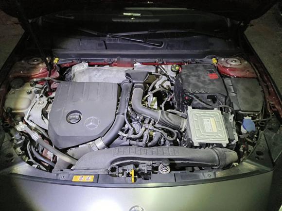 [广州·粤A] 二手奔驰奔驰A级2021款 A 200 L 运动轿车动感型