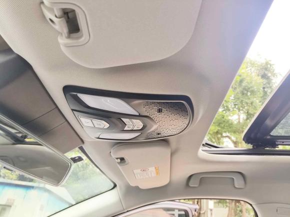 [上海·沪A] 二手哪吒汽车哪吒U2022款 哪吒U-Ⅱ 610 三元锂