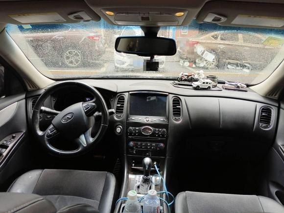 [深圳·粤S] 二手英菲尼迪英菲尼迪QX502015款 2.5L 舒适版