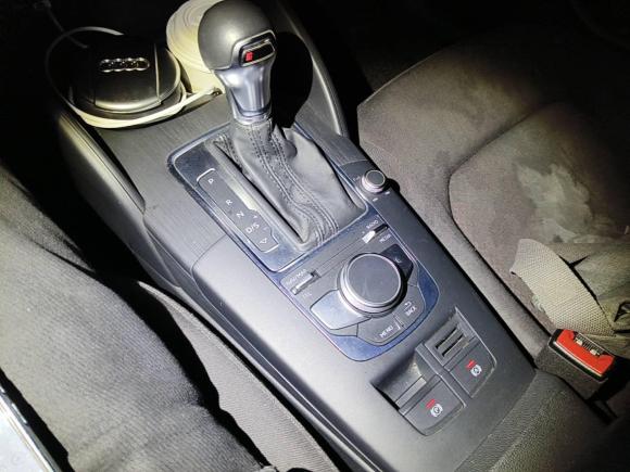 [苏州·苏E] 二手奥迪奥迪A32018款 30周年年型 Limousine 35 TFSI 进取型