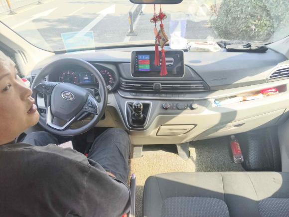 [宁波·浙B] 二手上汽大通MAXUS新途V902022款 2.0T手动运杰前驱短轴中顶后单胎6座