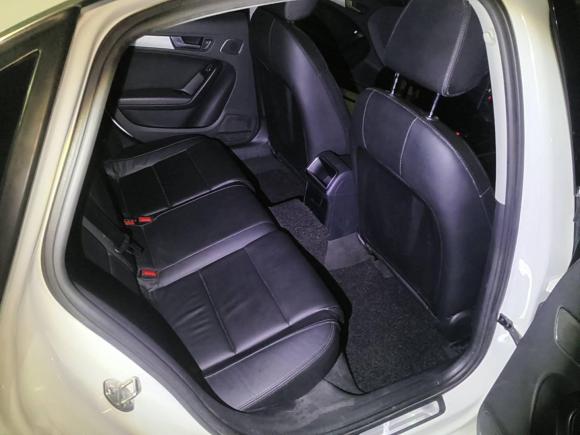 [成都·川A] 二手奥迪奥迪A4L2013款 35 TFSI 自动标准型