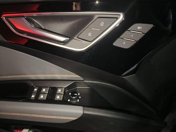 [广州·粤A] 二手奥迪奥迪Q4 e-tron2024款 40 e-tron 创境版