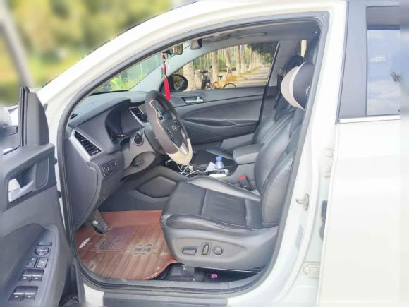 [武汉·鄂A] 二手现代途胜2018款 1.6T 双离合两驱15周年特别版