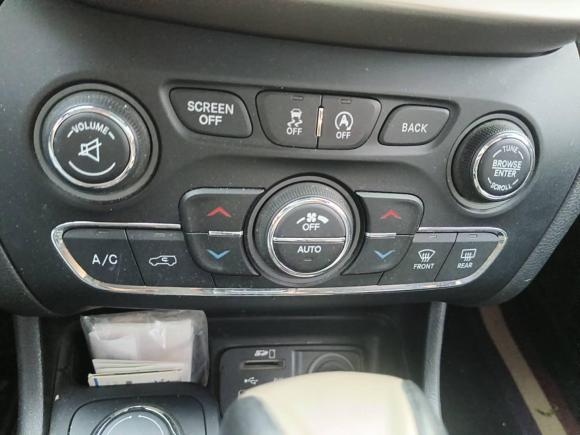 [嘉兴·浙F] 二手Jeep自由光2016款 2.4L 专业智能版