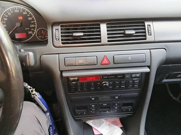 [杭州·浙A] 二手奥迪奥迪A62004款 1.8T 手动基本型