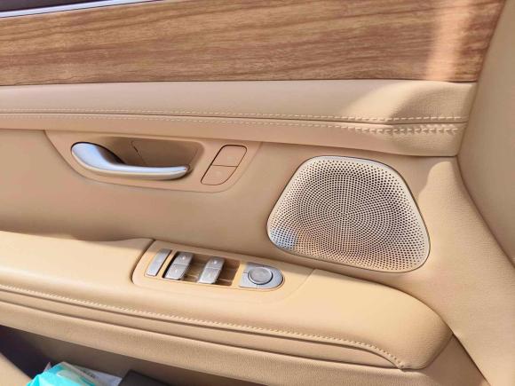 [上海·沪A] 二手鸿蒙智行问界M72024款 1.5T 后驱Plus版 5座