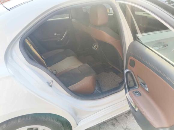 [上海·沪C] 二手奔驰奔驰A级2020款 A 200 L 运动轿车