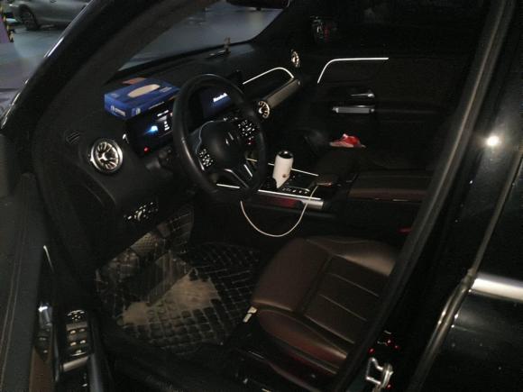 [广州·粤W] 二手奔驰奔驰GLB2022款 改款 GLB 200 动感型