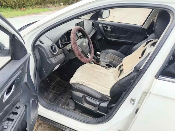 [芜湖·吉E] 二手奔腾奔腾X402018款 网红版 1.6L 手动舒适型