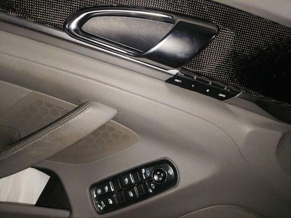 [深圳·粤B] 二手保时捷Panamera2010款 Panamera 4 3.6L