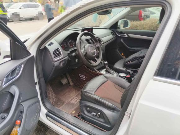 [武汉·鄂A] 二手奥迪奥迪Q32017款 30 TFSI 时尚型