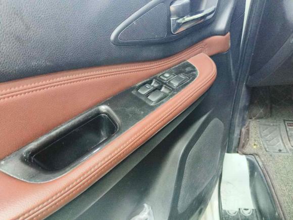 [广州·粤A] 二手东风风行风行F6002016款 F600L 2.0L 尊享型