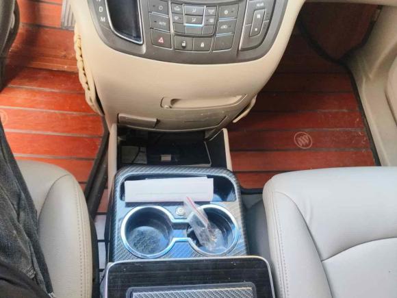 [青岛·鲁B] 二手别克别克GL82011款 2.4L CT豪华商务舒适版