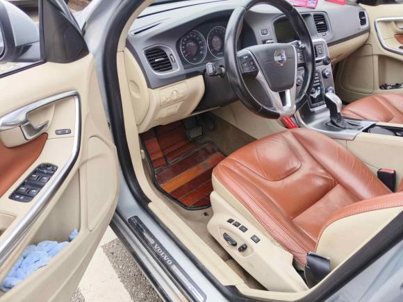 [武汉·鄂A] 二手沃尔沃沃尔沃S602013款 T5 智雅版