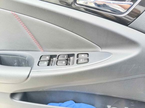 [武汉·鄂A] 二手长安逸动XT2015款 1.6L 自动俊酷型 国IV