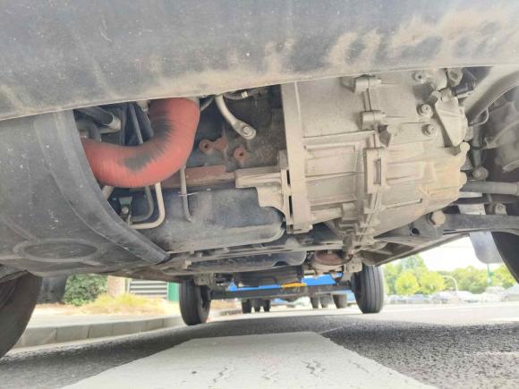 [宁波·浙B] 二手上汽大通MAXUS新途V802019款 2.5T经典款6挡手动傲运通改款短轴中顶5/6座