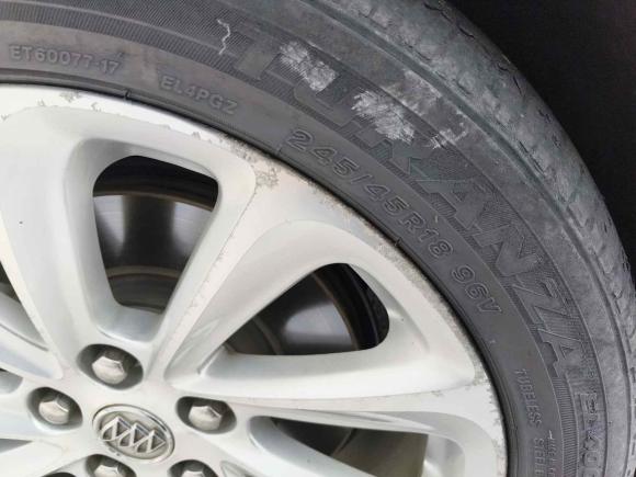 [青岛·鲁U] 二手别克君越2013款 2.4L SIDI豪华舒适型