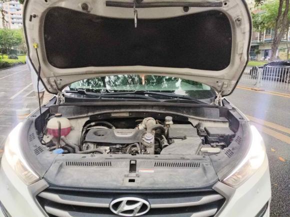 [深圳·粤B] 二手现代途胜2015款 1.6T 双离合两驱领先型